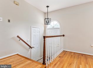 4652 Luxberry Dr, Fairfax, VA 22032