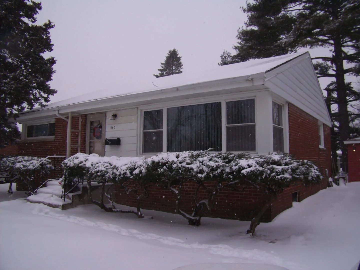 1140 Mohawk Dr photo 1