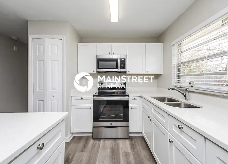 703 Malcom Rd — Photo 6
