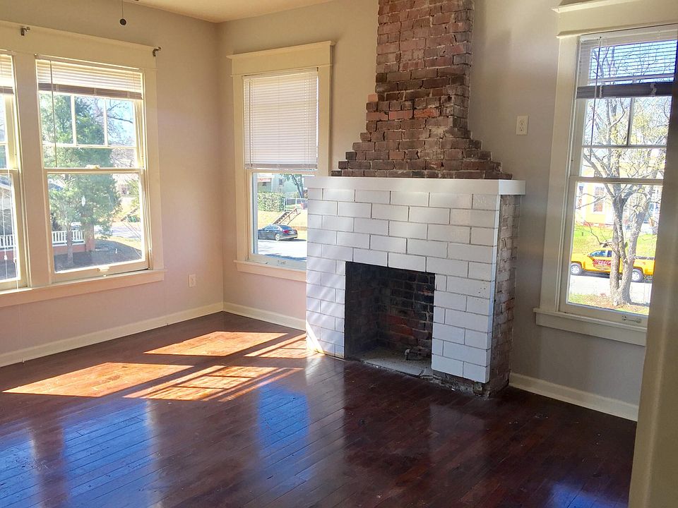 1st image of 1916 W 23rd St