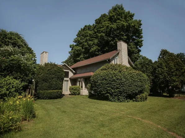 5 Hampden Ct, Monson, MA 01057