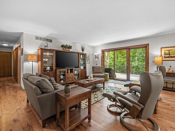 4th image of 5736 Hickory Knoll DRIVE