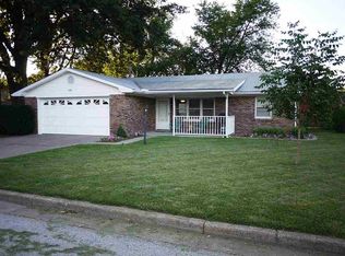 305 Lawrence Dr, Mount Vernon, IN 47620