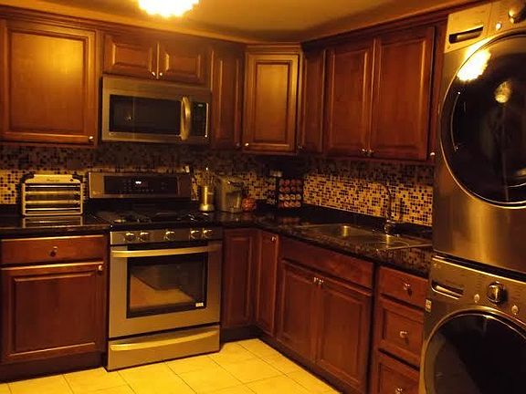 2nd image of 6207 N Winthrop Ave APT 2