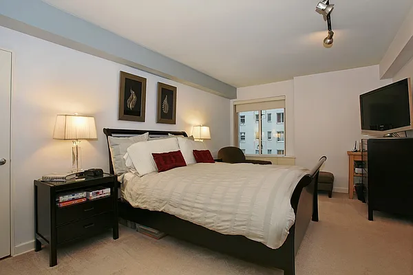 Sold by Corcoran | media 3