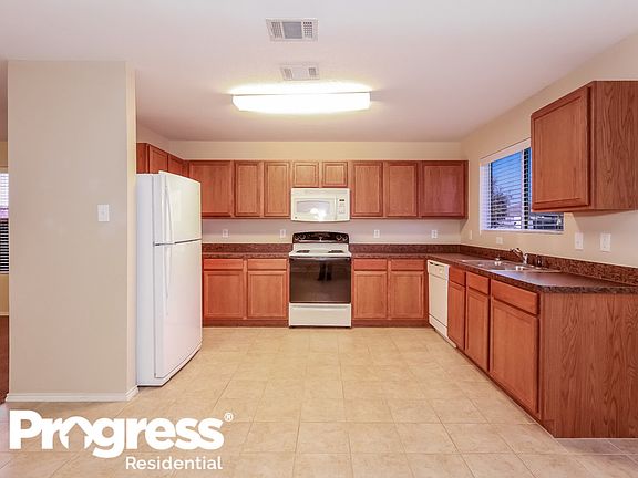 5th image of 8420 Shallow Creek Dr