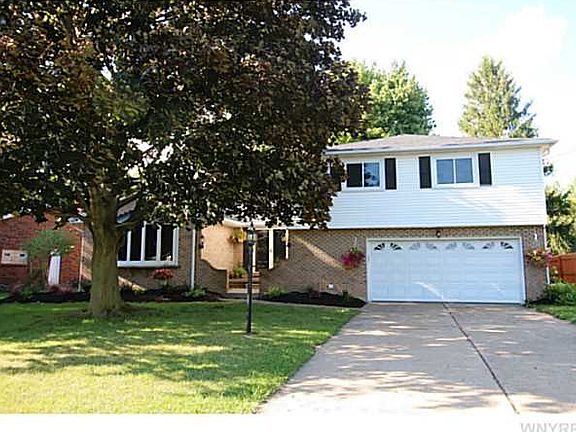 2nd image of 395 Brentwood Dr