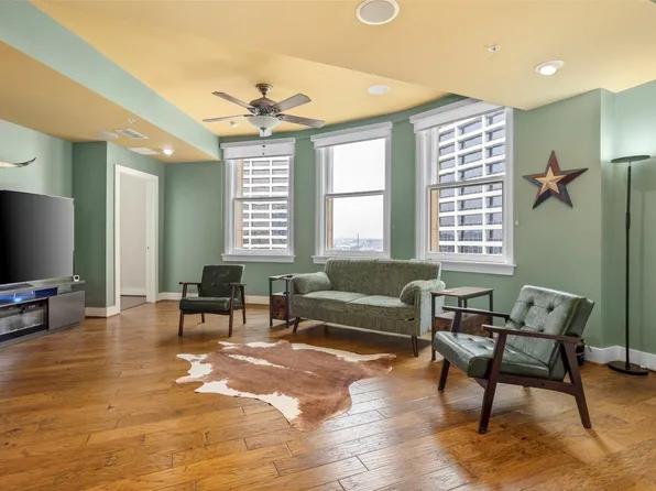 411 W 7th St APT 806, Fort Worth, TX 76102