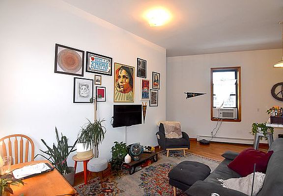 2nd image of 85 Nassau Ave APT A