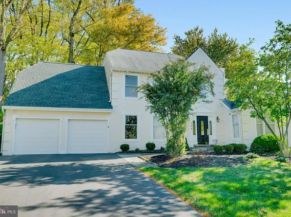 463 Box Elder Ln, Lafayette Hill, PA 19444