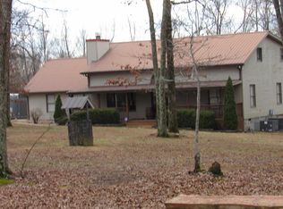 187 T H Hooper Ln, Mc Ewen, TN 37101