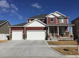 802 W Star Spangled Dr, Bluffdale, UT 84065