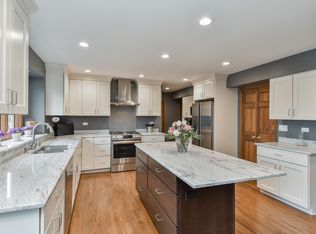 1S580 Verdun Dr, Winfield, IL 60190