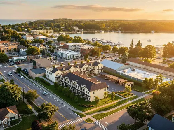 12 Uptown Ln #10, Charlevoix, MI 49720