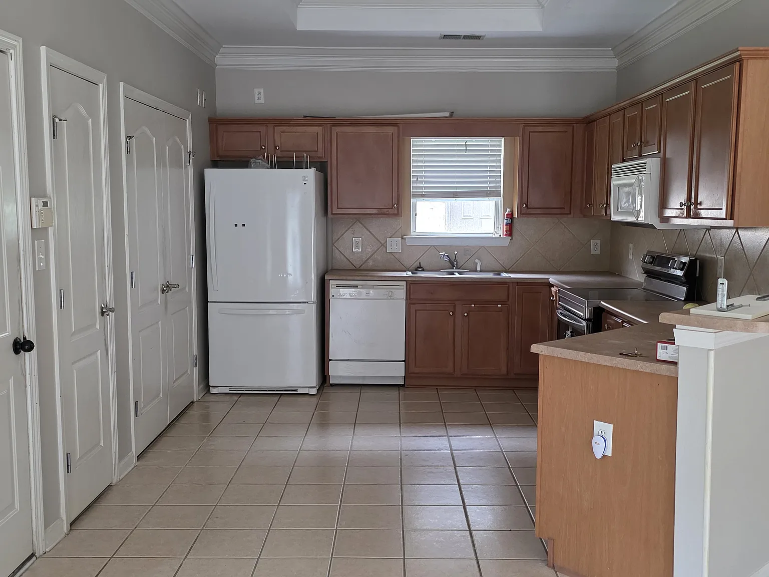 3 bed, 1520 sqft, $2,000 — Photo 2