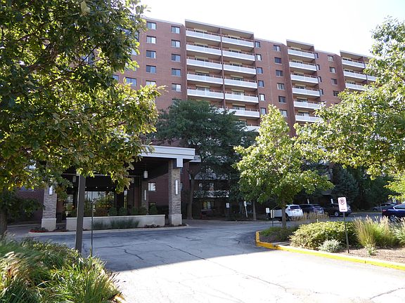 3rd image of 21 Kristin Dr Unit 724