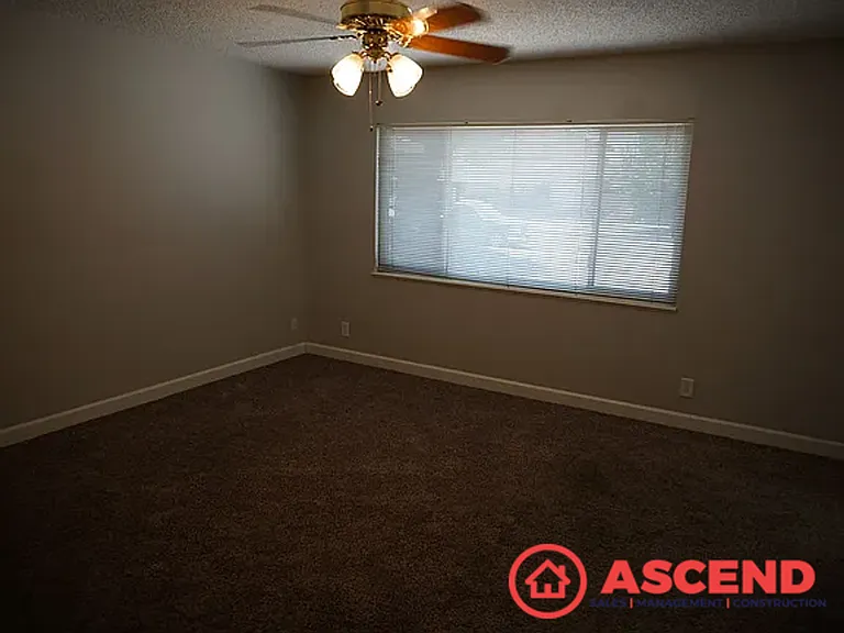 722 Salem St — Photo 13