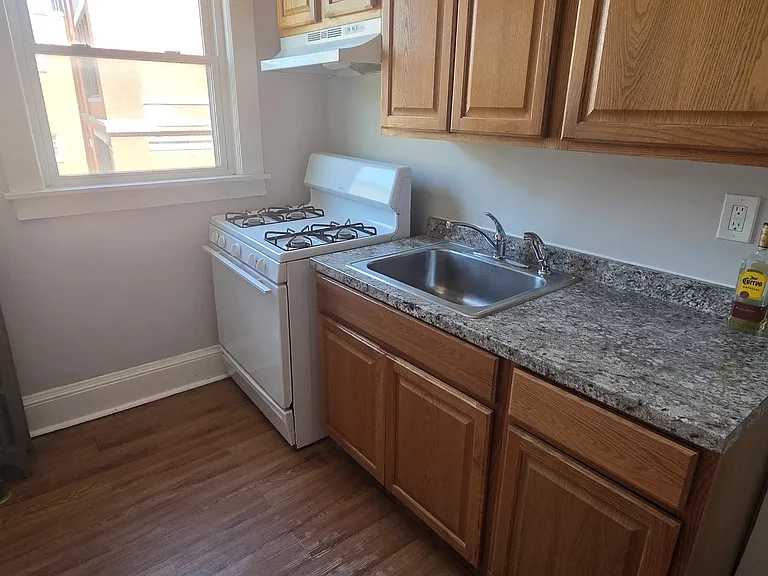 28 Franklin St #15 — Photo 3