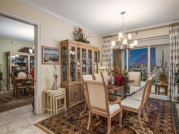 5th image of 35 Watergate Dr Suite 904