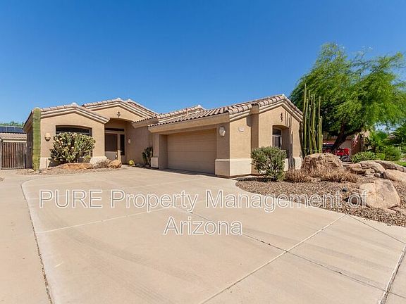 3rd image of 737 S Sycamore Pl
