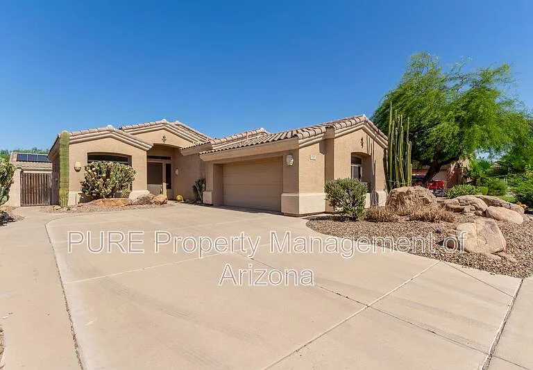 737 S Sycamore Pl — Photo 3