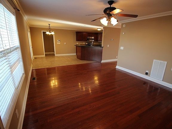 5th image of 511 Winding Bluff Way