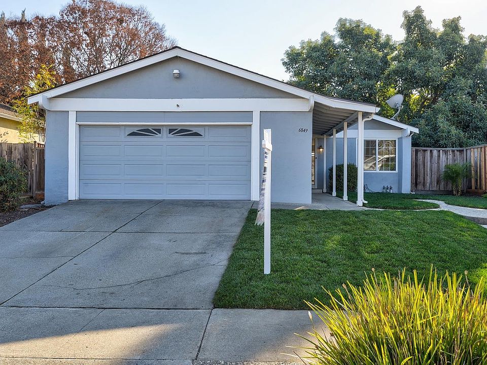 1st image of 6849 Aintree Dr