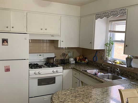 3rd image of 4444 N Central Ave APT 1W