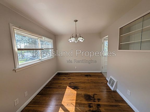 3rd image of 936 Highmont Dr
