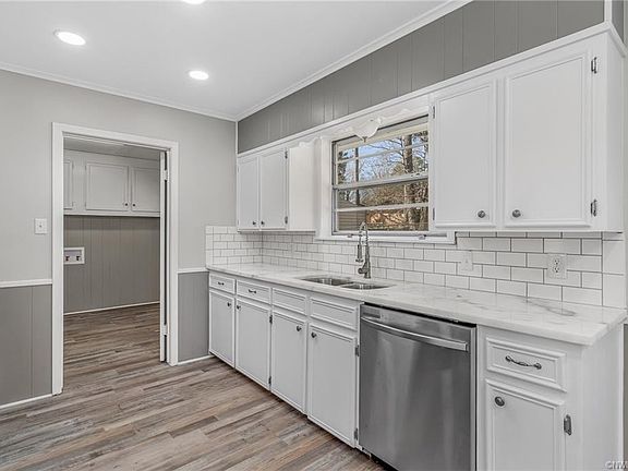 3rd image of 9330 Savanna Dr
