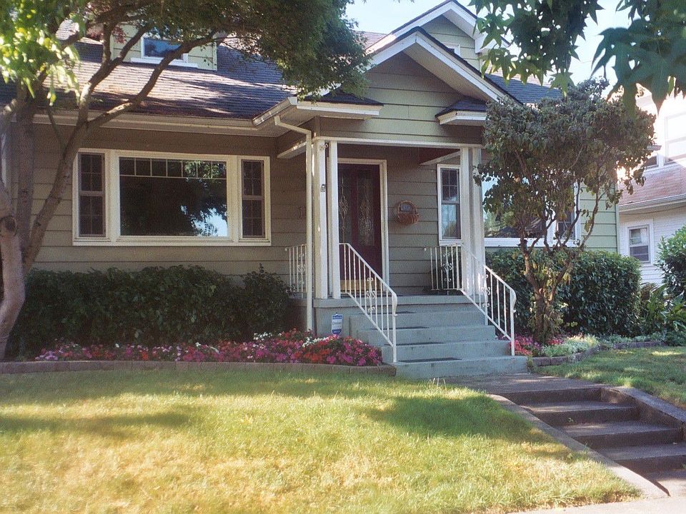 Delightful Craftsman