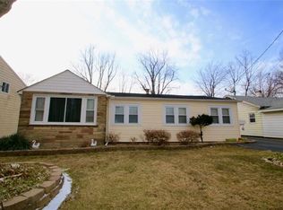 5662 Hickory St, Mentor On The Lake, OH 44060