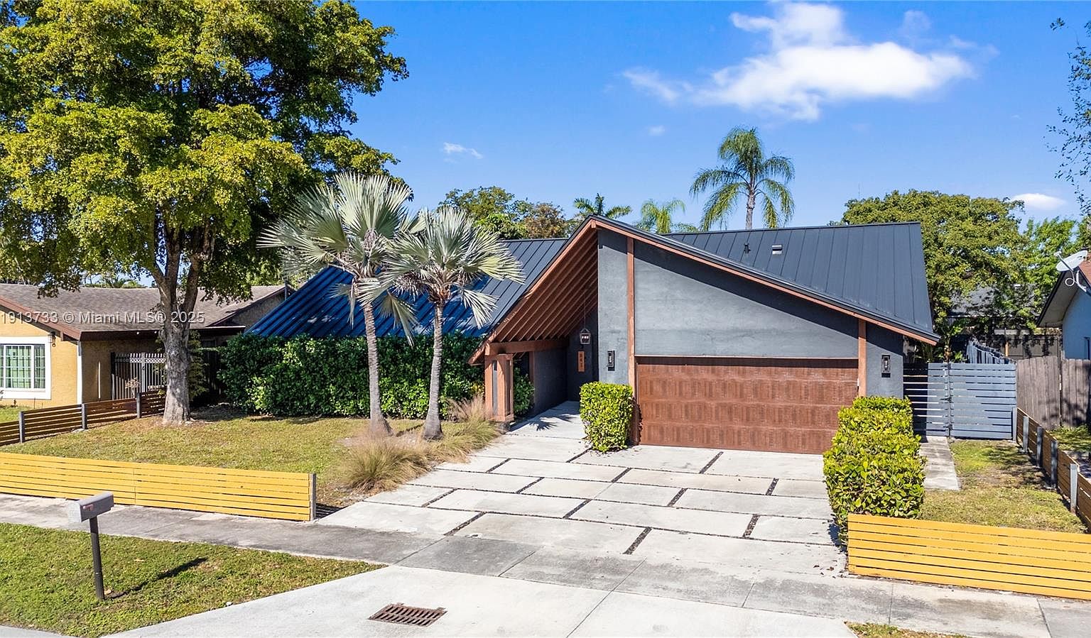 841 NE 205th St, Miami, FL 33179 | Zillow