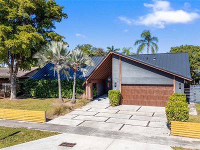 841 NE 205th St, Miami, FL, 33179