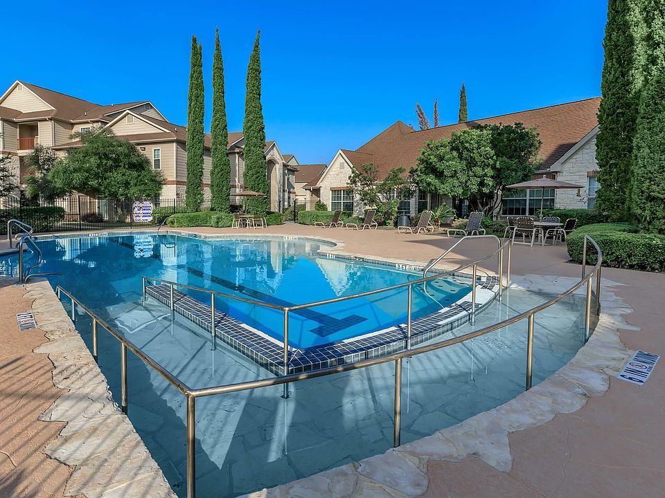 Luxury Swimming Pool at Willowbend Apartments - San Antonio, TX