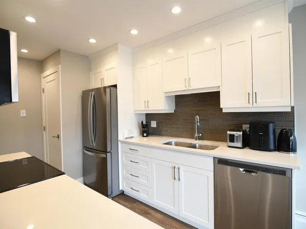 8125 110th St NW #206, Edmonton, AB T6G 2P3