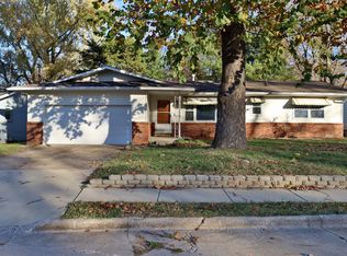 1256 S Prince Ln, Springfield, MO 65804