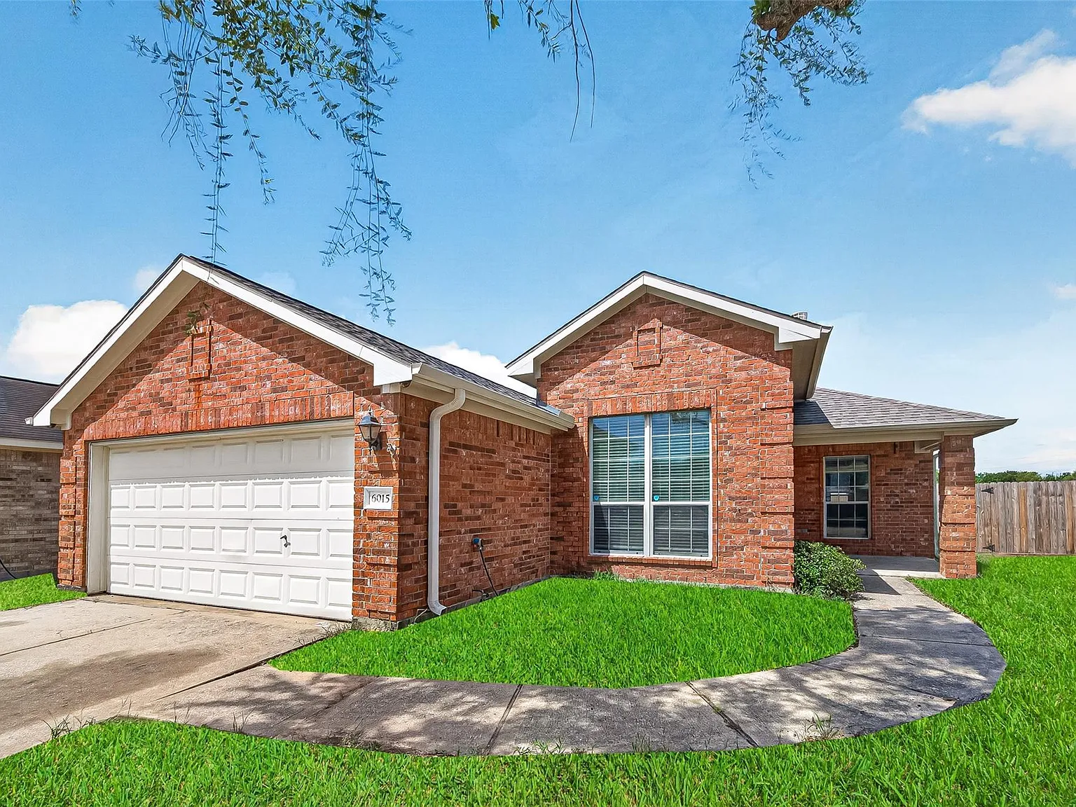 3 bed, 2.0 bath, 1758 sqft, $2,150 — Photo 2