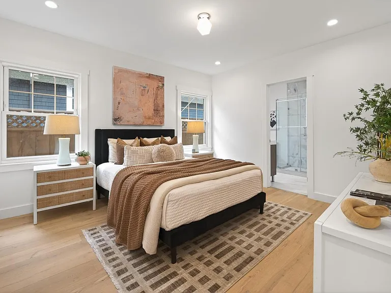2103 Carmelita Ave — Photo 3