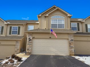 1661 Fredericksburg Ln, Aurora, IL 60503