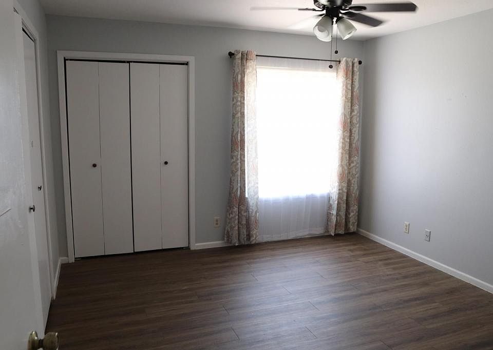 1st image of 1523-1525 Shannon Cir