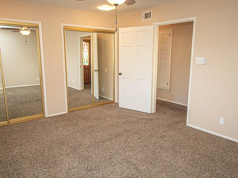 232 Roycroft Ave #2 — Photo 15