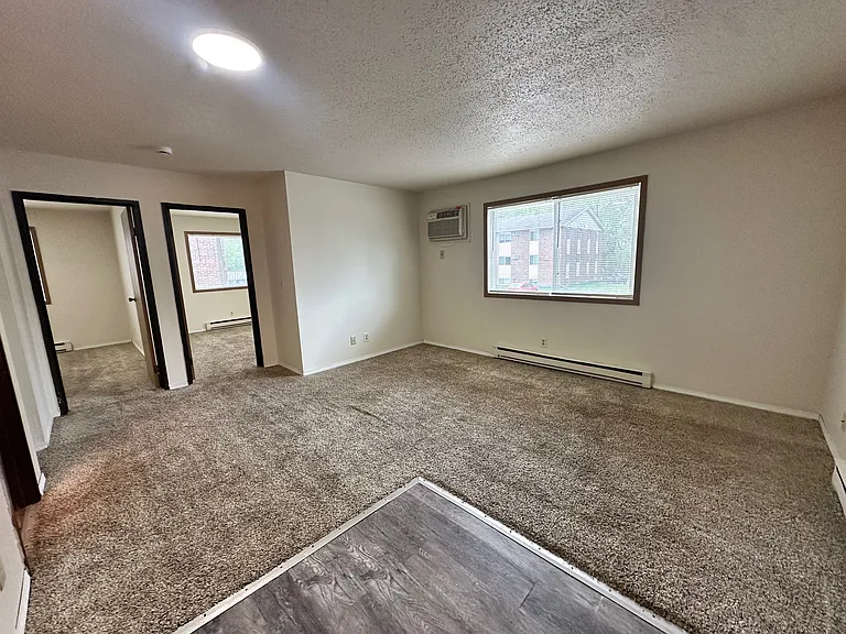 24th St. Apartments — Photo 31