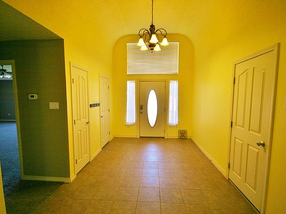 2nd image of 813 Chase Meadow Ln
