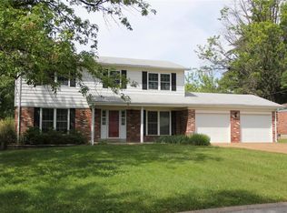 307 Breezeview Dr, Ballwin, MO 63021