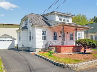 19 Dott Ave, Albany, NY 12205