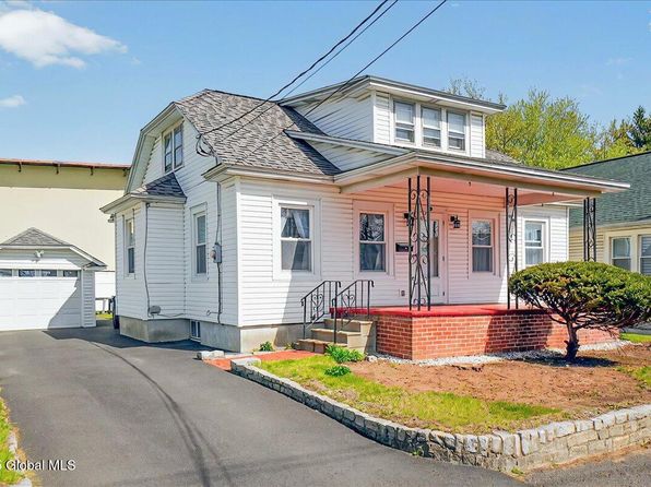 19 Dott Avenue, Albany, NY 12205