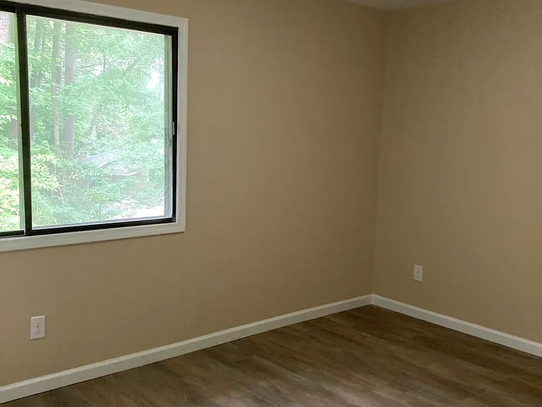 4707 Walden Pond Dr #B — Photo 4