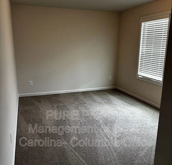 1155 Crescent Moon Loop — Photo 12