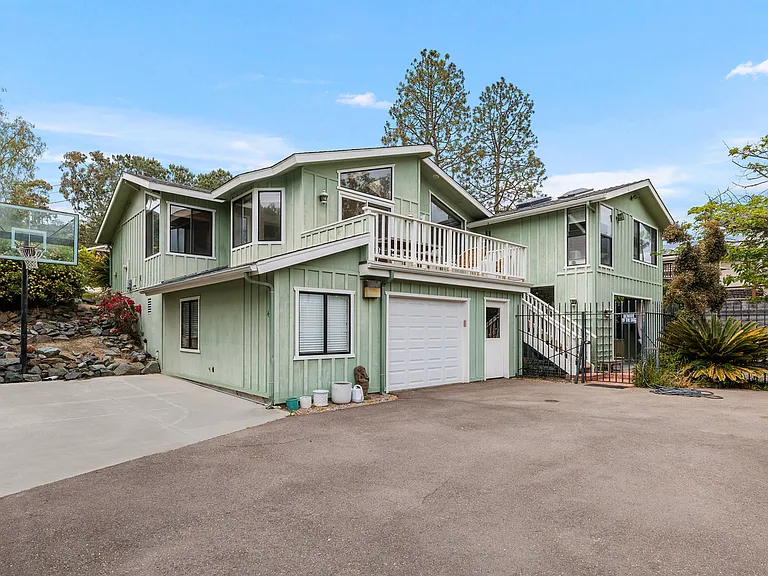 402 Glencrest Dr — Photo 19